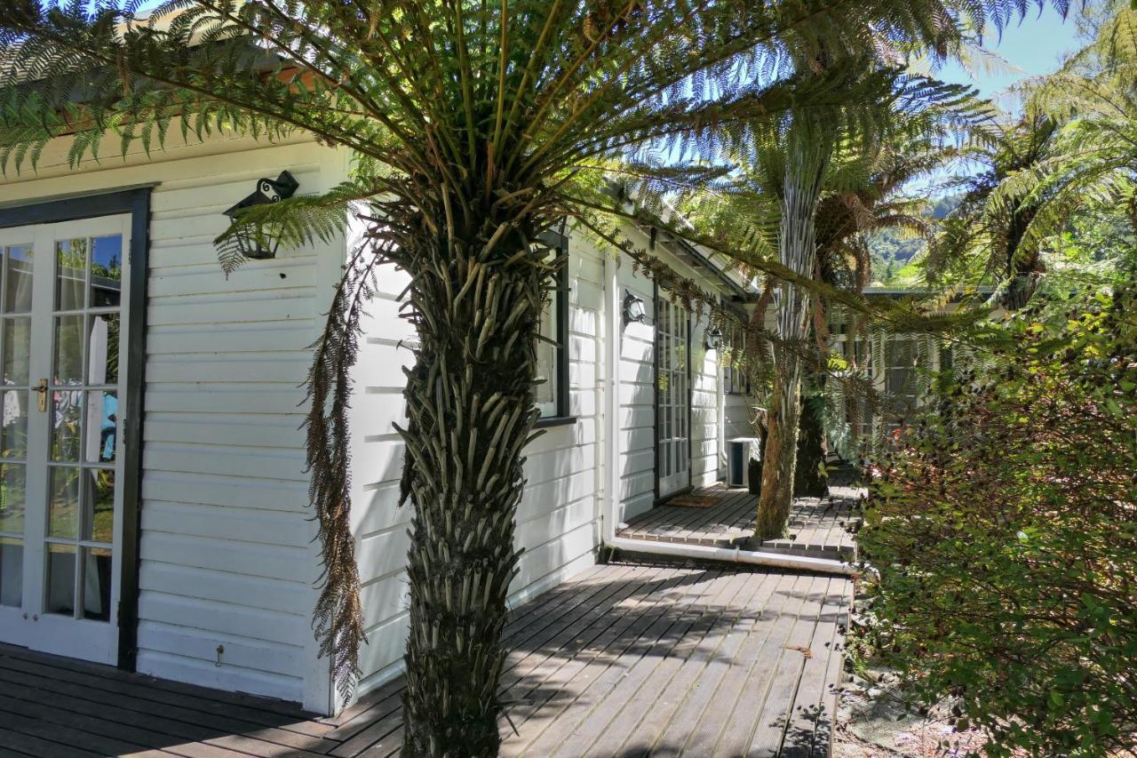 Timber Trail Centre Guest House Ongarue Exterior photo